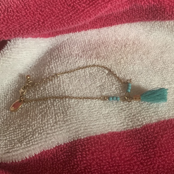 Gold plated delicate boho tassel bracelet - Picture 2 of 2